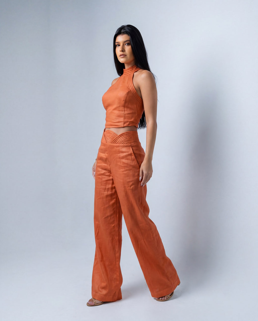 Calça Nala Cenoura perfil